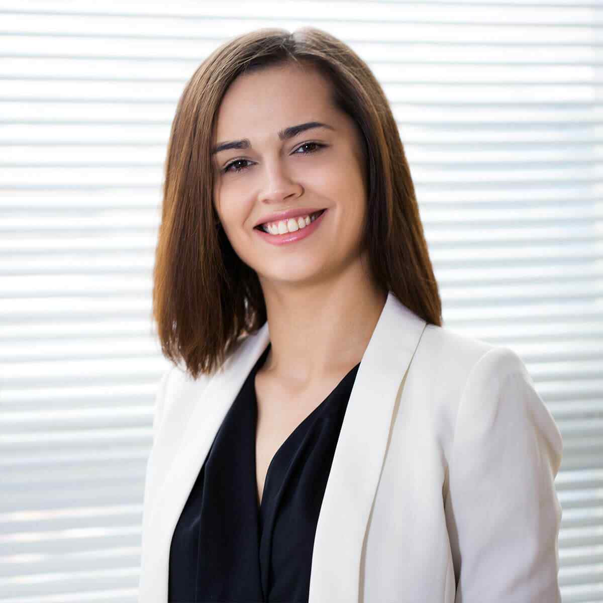 https://latoya.qlogictechnologies.com/wp-content/uploads/2018/01/img-team-member-02.jpg