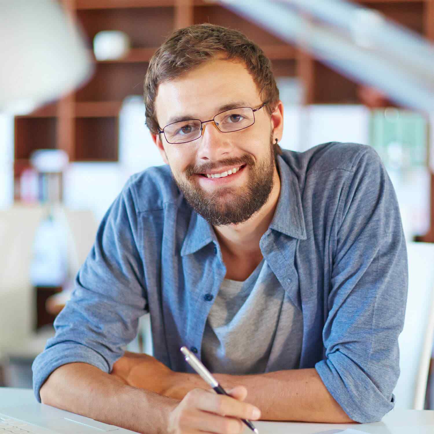 https://latoya.qlogictechnologies.com/wp-content/uploads/2018/01/img-team-member-career-01.jpg